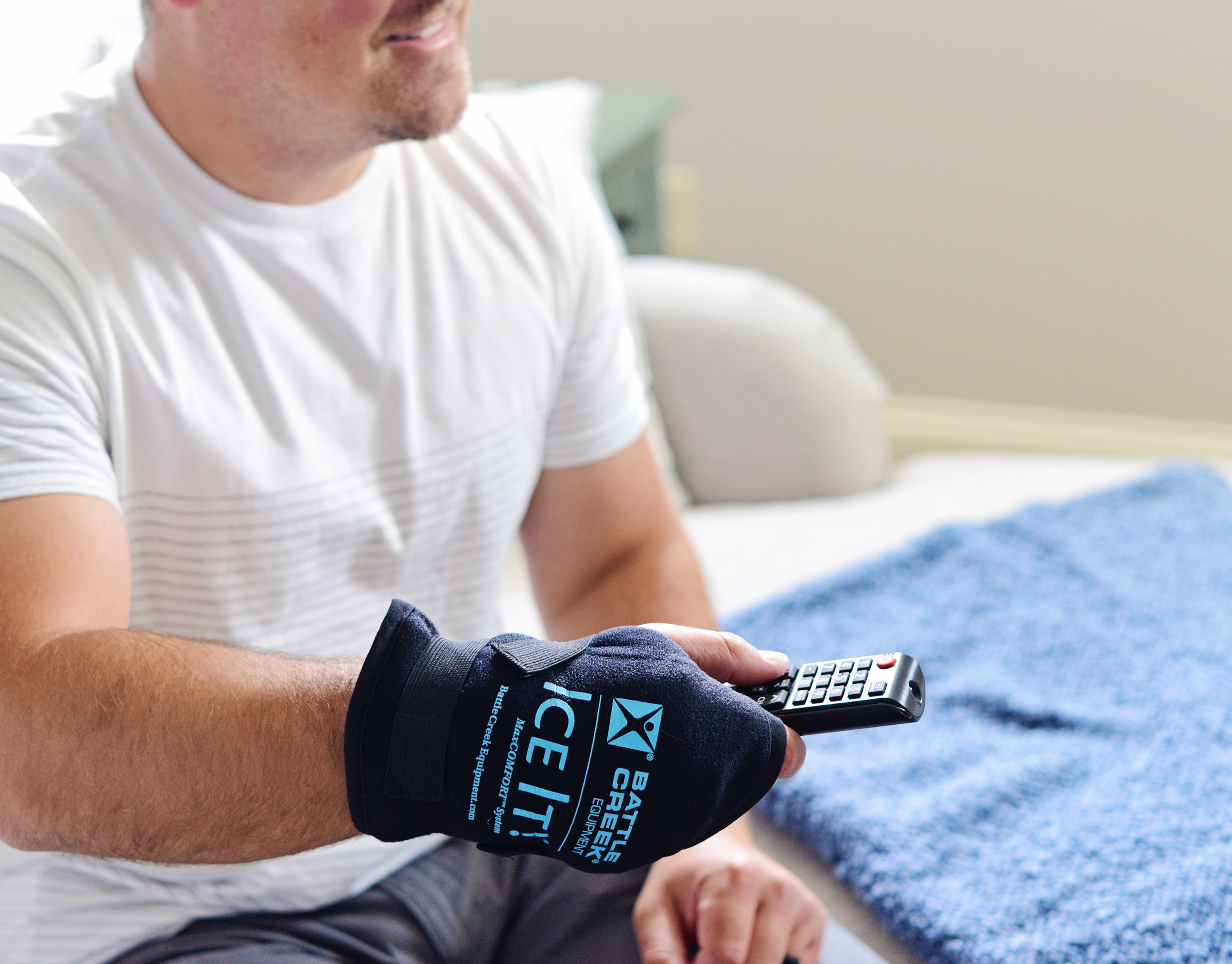 Ice It! MaxCOMFORT Hand & Wrist Cold Therapy Wrap